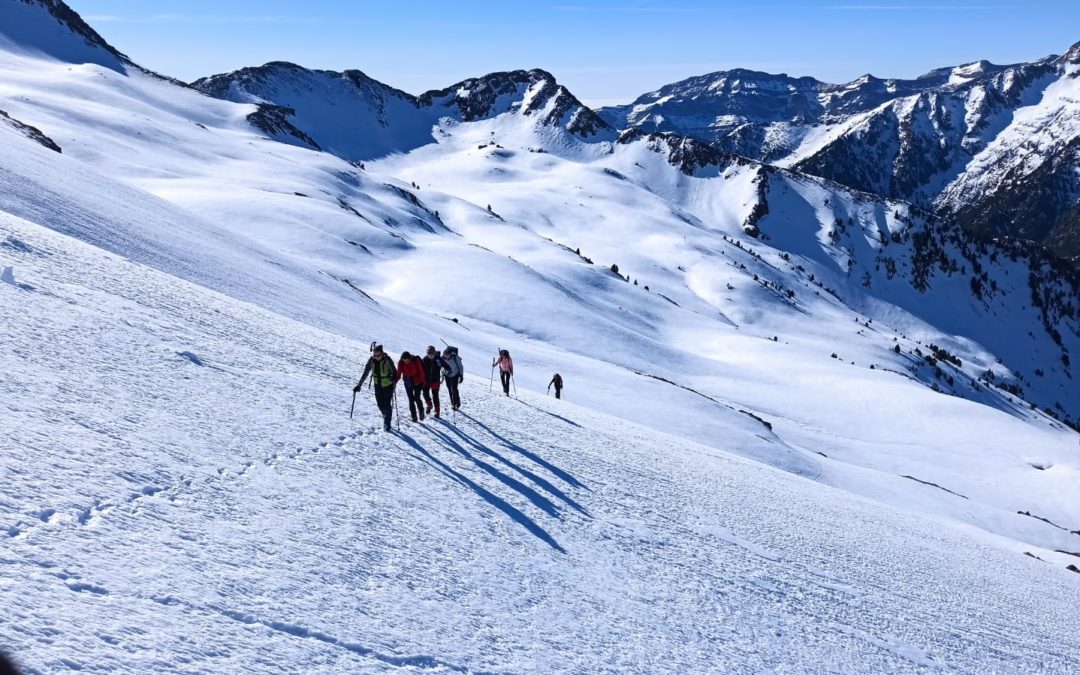 Realizada la actividad invernal de montaña. Sábado, 26 de Febrero de 2022. Pico Salcorz.